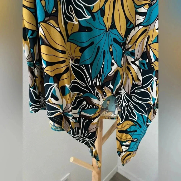 Amana sleeves tie top size Large - Excellent condition - Picture 7 of 7